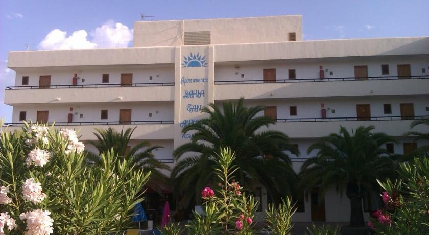 Apartamentos Bahia De San Antonio エクステリア 写真