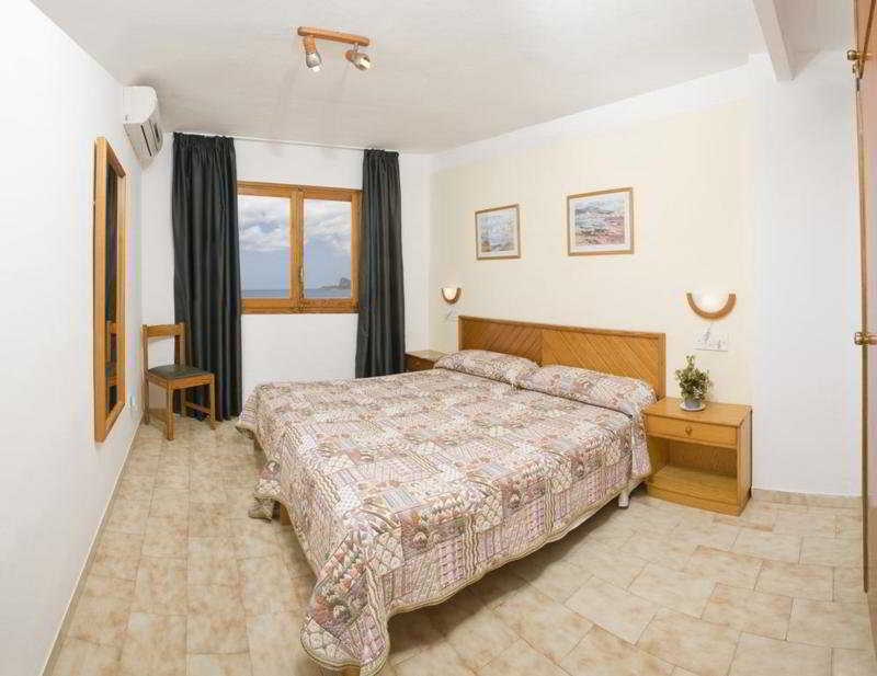 Apartamentos Bahia De San Antonio 部屋 写真