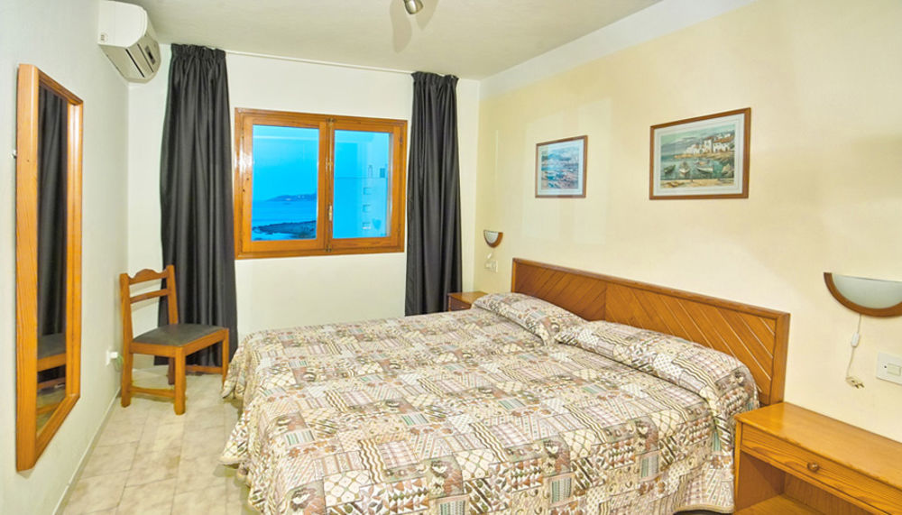 Apartamentos Bahia De San Antonio エクステリア 写真